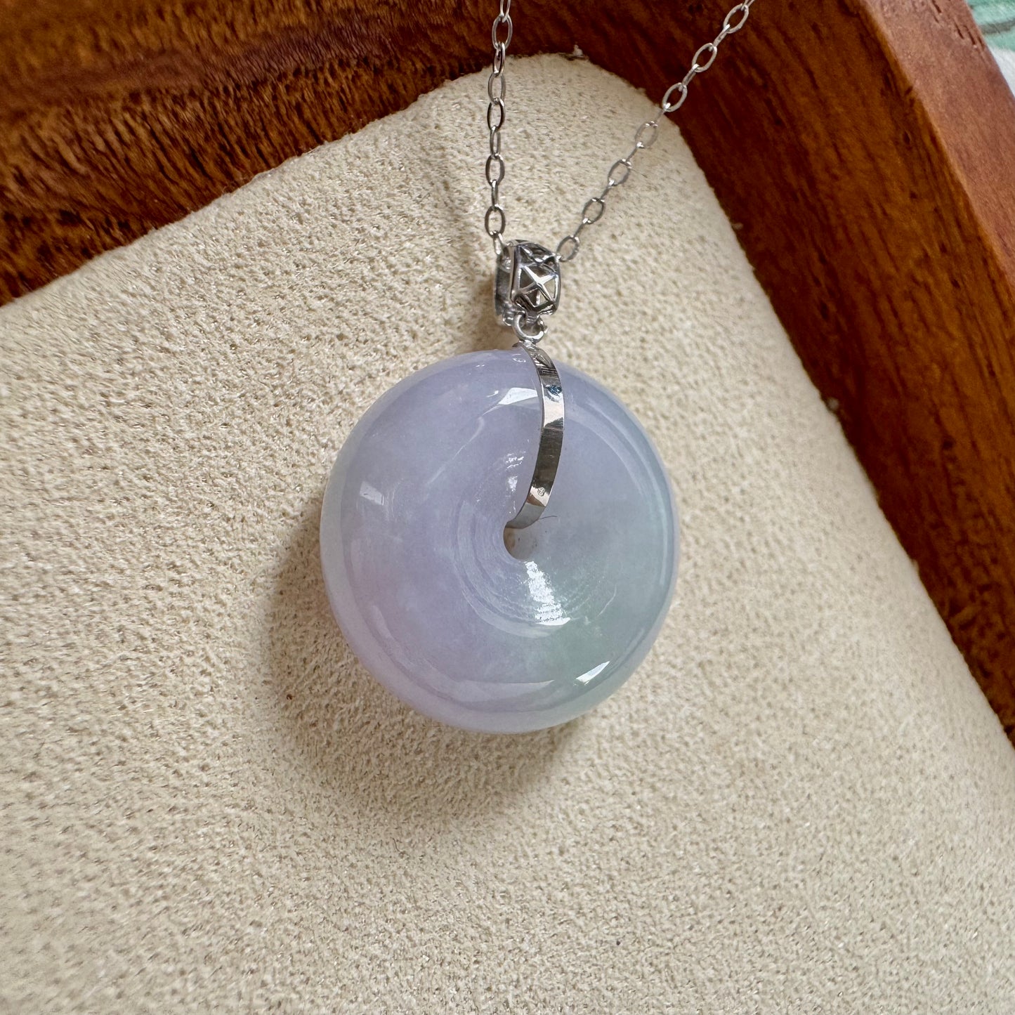 18k Spring Jadeite Doughnut Pendant