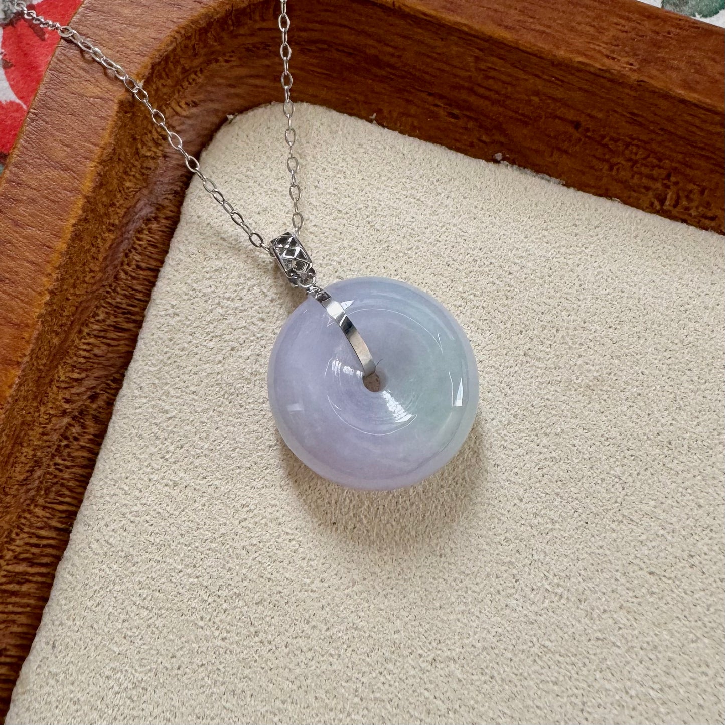 18k Spring Jadeite Doughnut Pendant