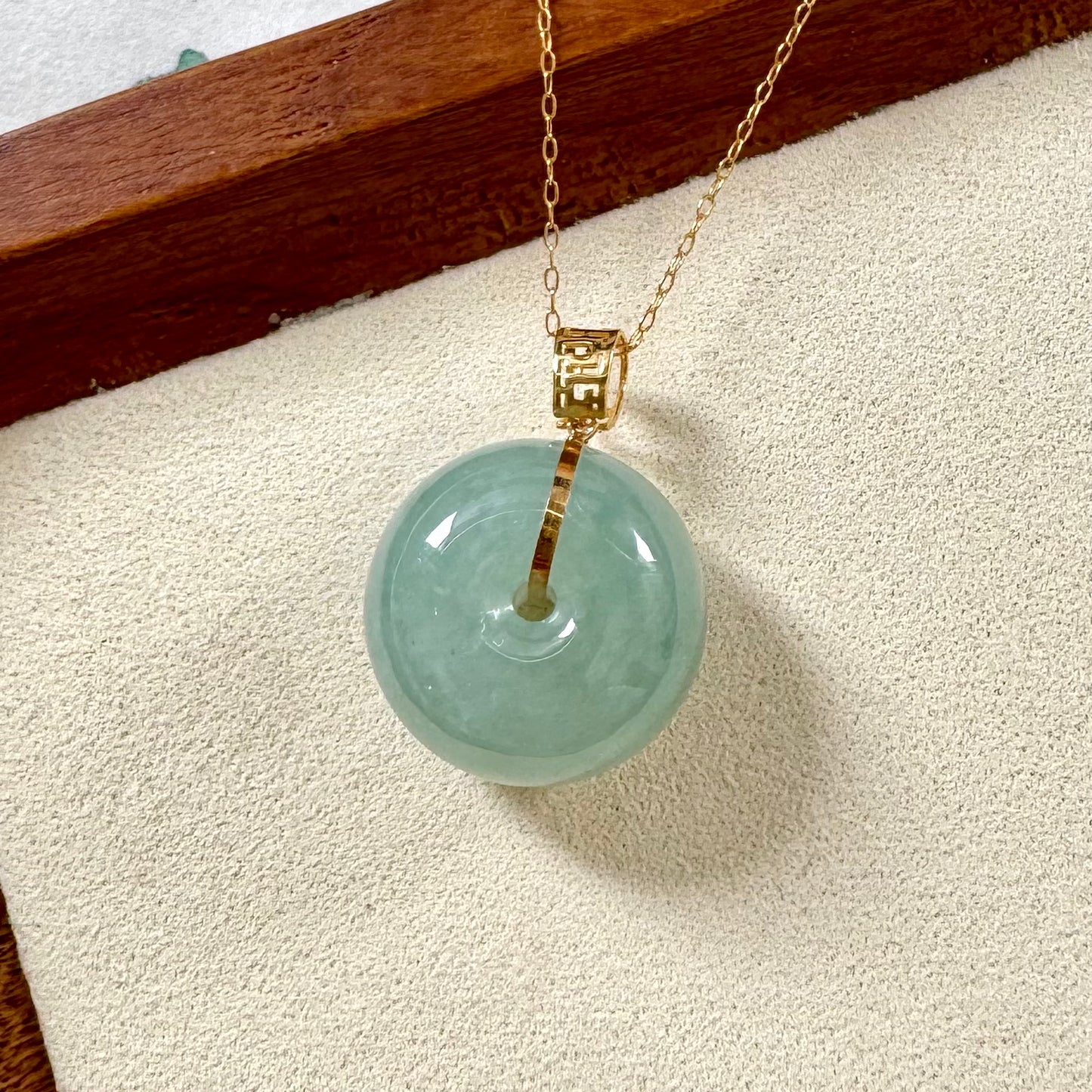 18k Green Jadeite Doughnut Pendant