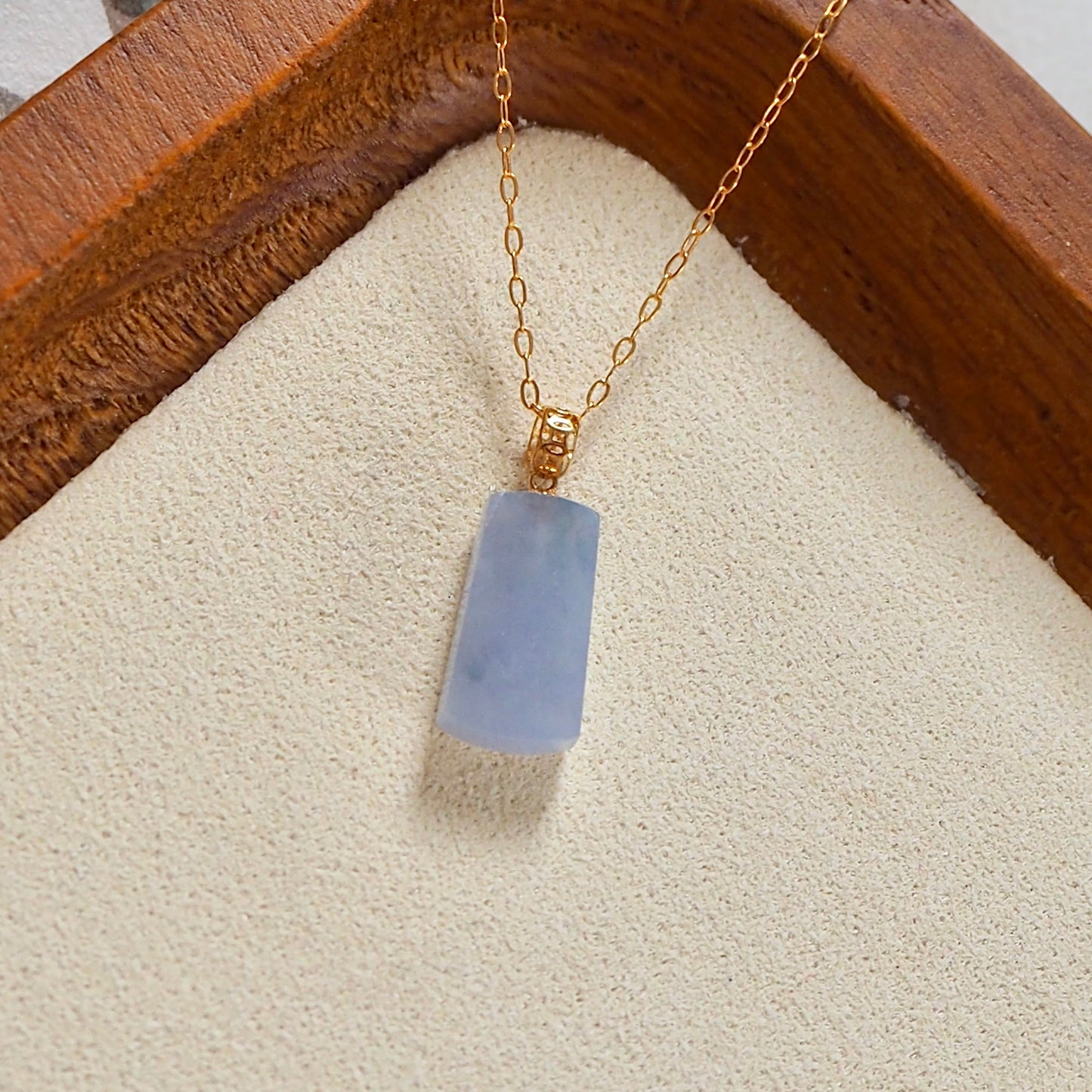 18k Dainty Lavender Jadeite Pendant