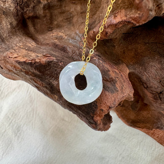 ĀN | Twisty Jadeite Doughnut Necklace (White)