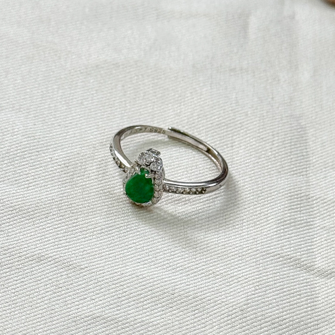 Li Jadeite Ring (1)