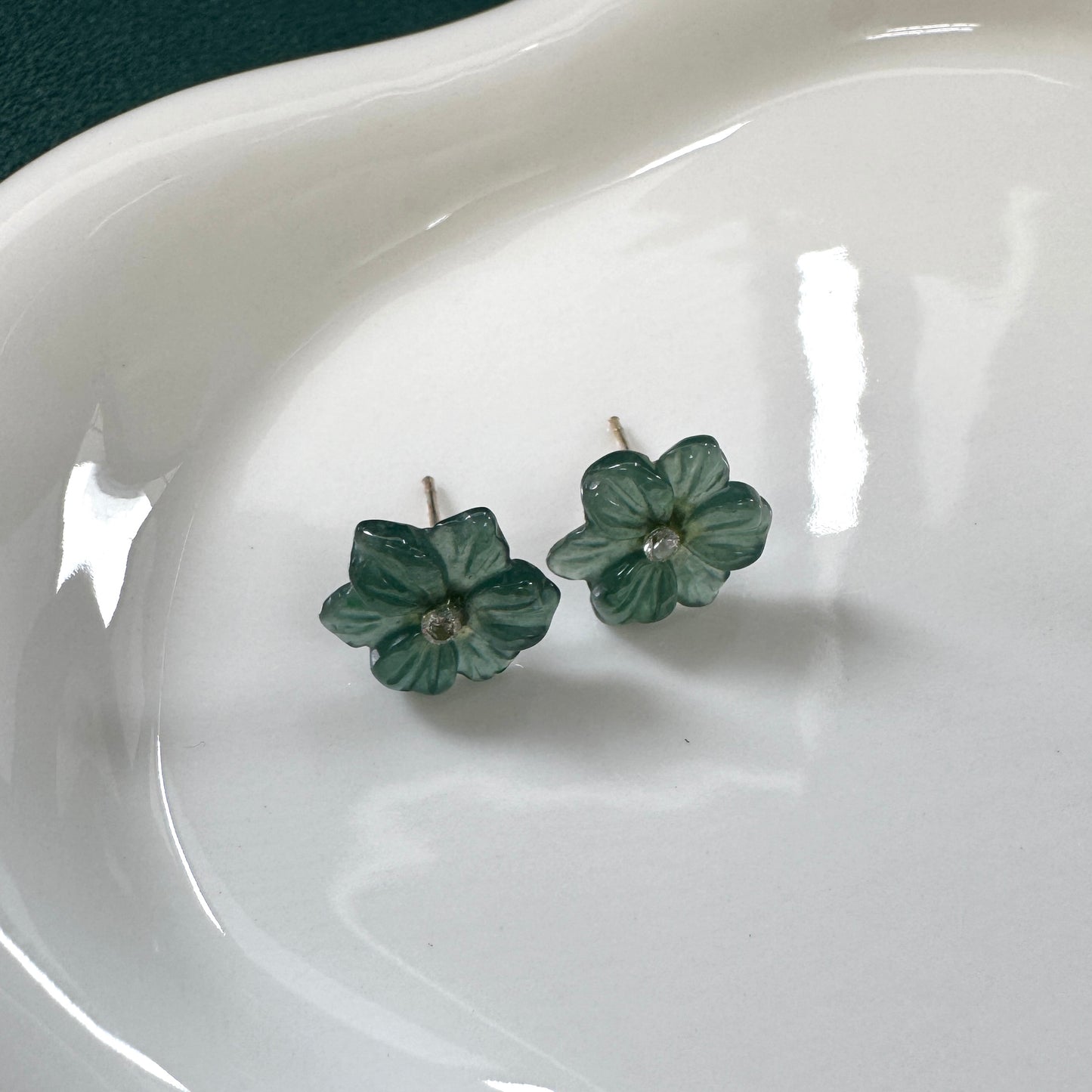 Bloom II Jadeite Earstuds