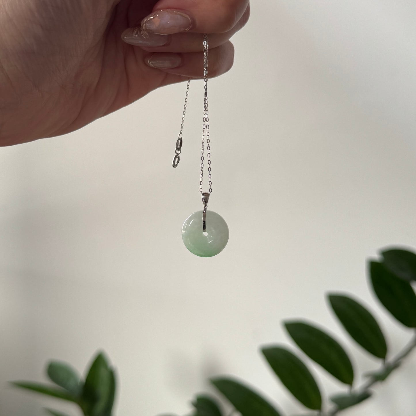 18k Gold Green Jadeite Doughnut Pendant