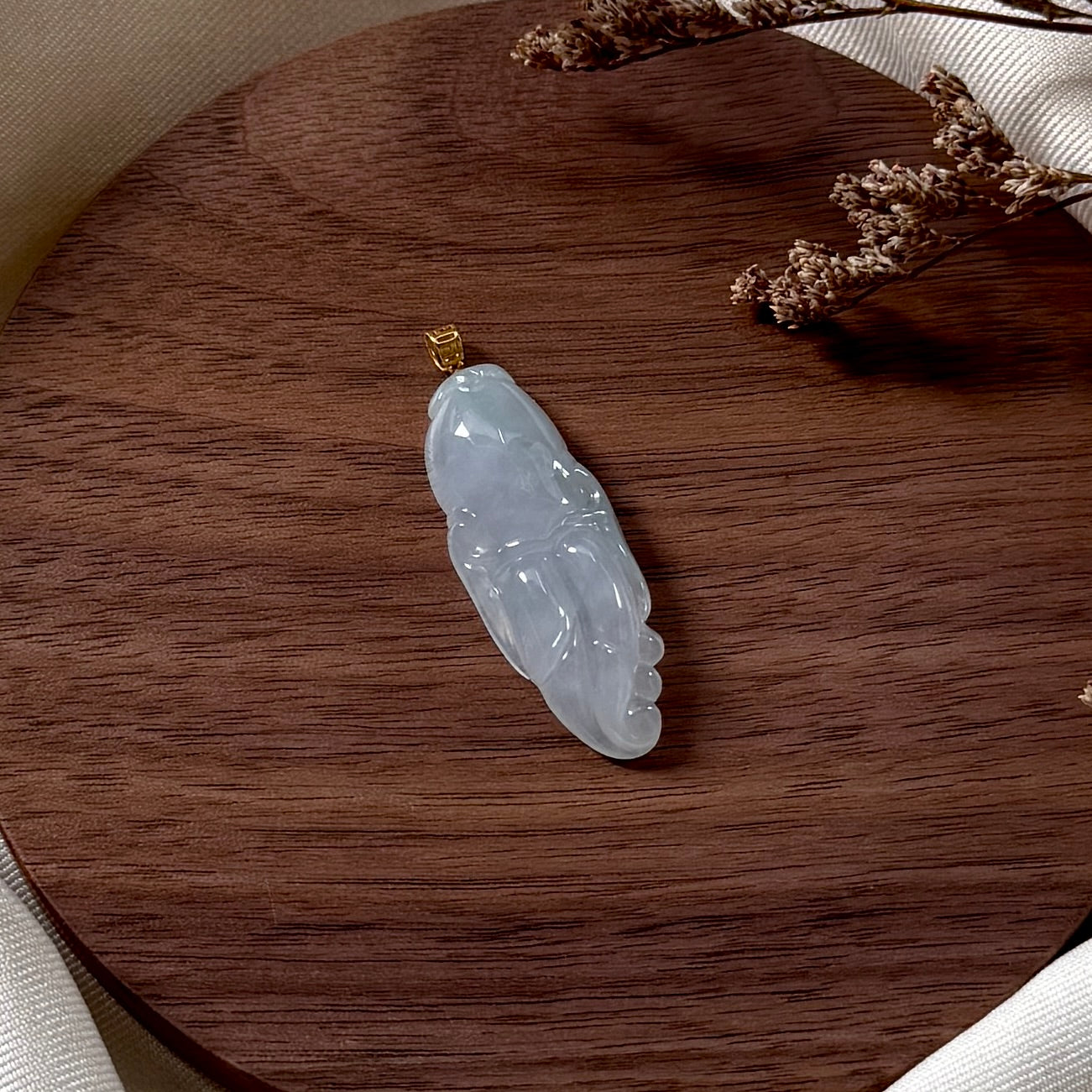 18k Gold White Ginseng Jadeite Pendant