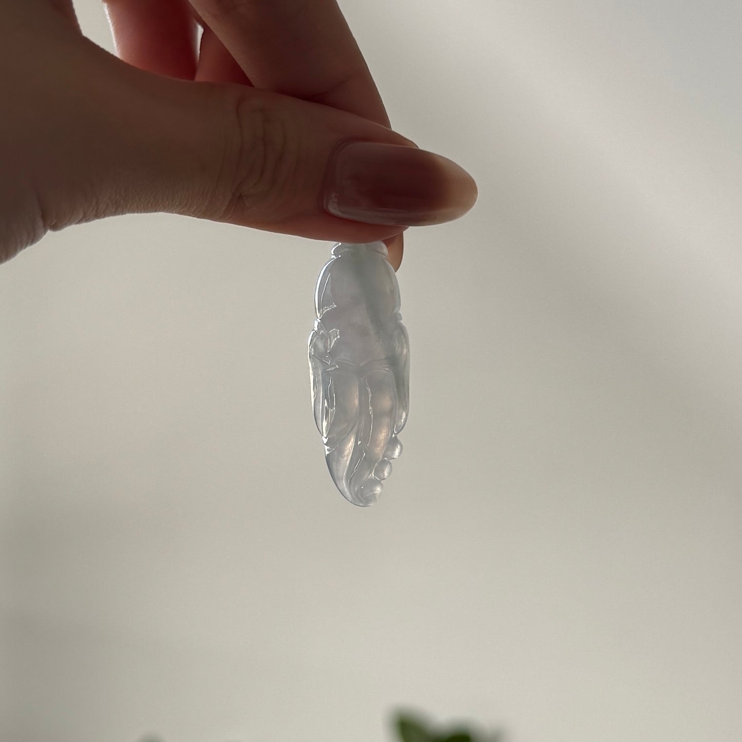 18k Gold White Ginseng Jadeite Pendant