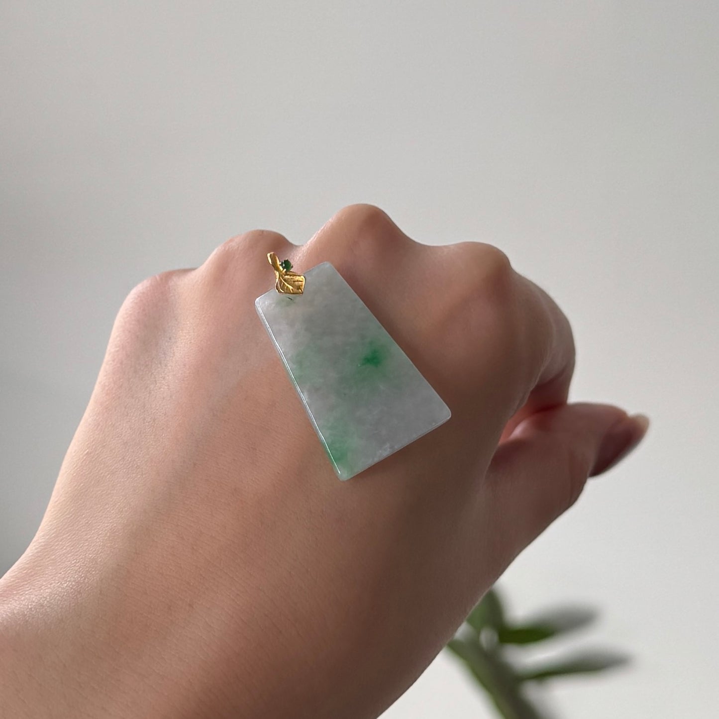 18k Gold Wu Shi Pai Jadeite Pendant