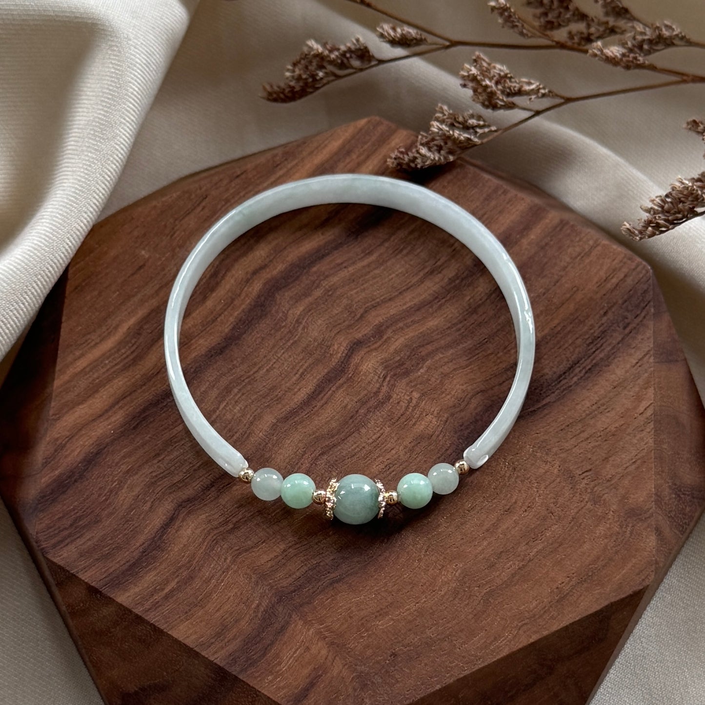 Lüxin Jadeite Half-Bangle Bracelet