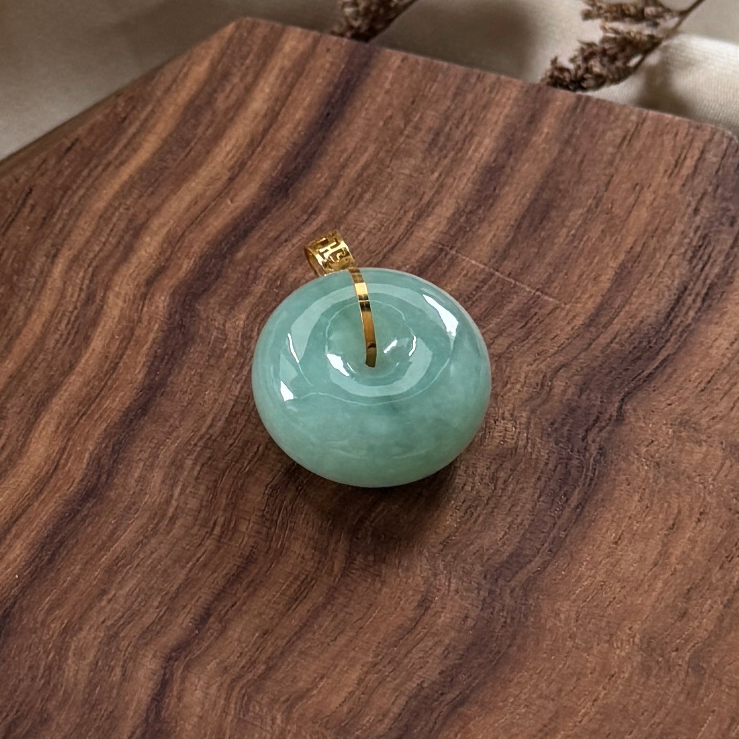 18k Gold Green Jadeite Doughnut Pendant