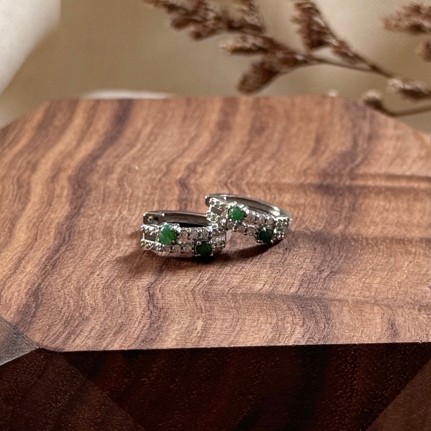 Shuangxi Jadeite Huggies