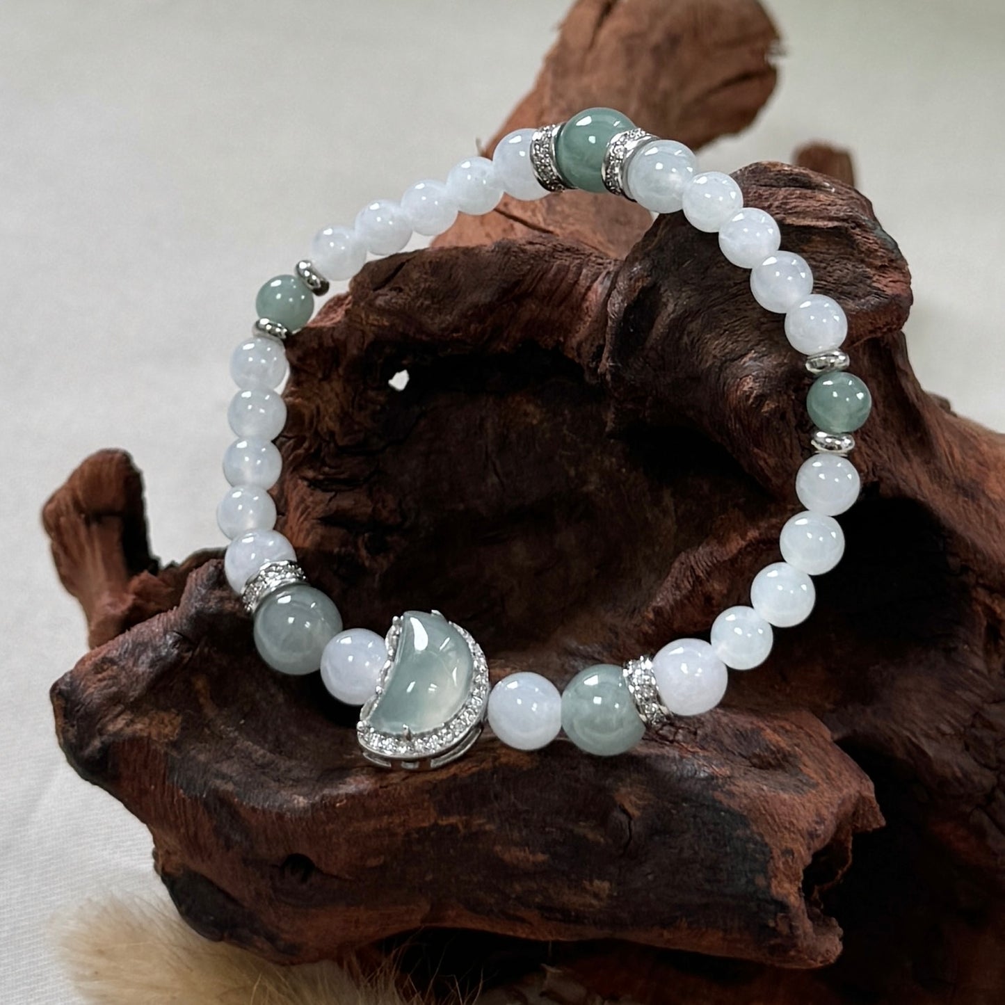 Lucent Jadeite Bracelet