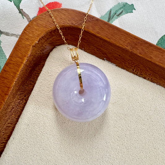 18k Lavender Jadeite Doughnut Pendant