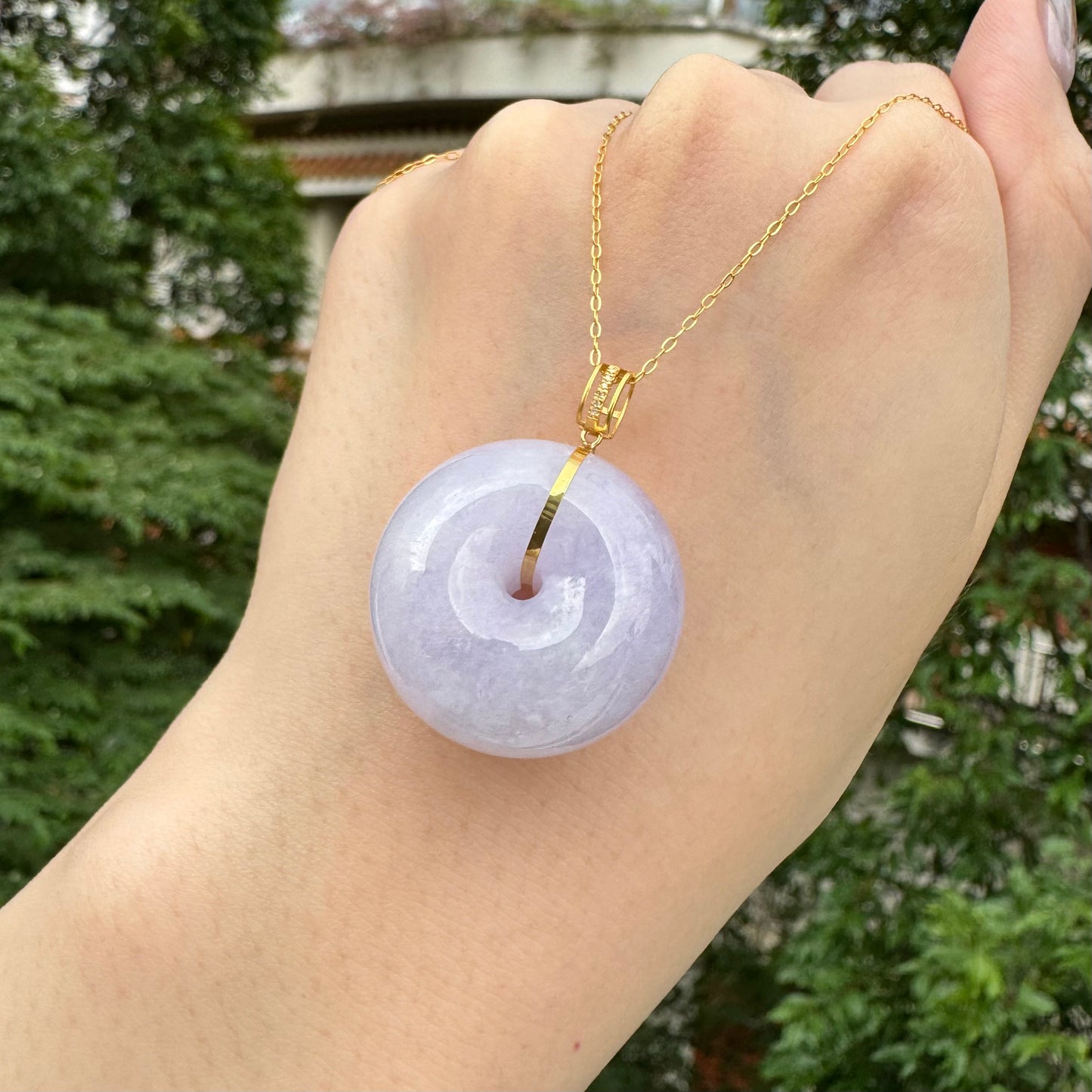 18k Lavender Jadeite Doughnut Pendant