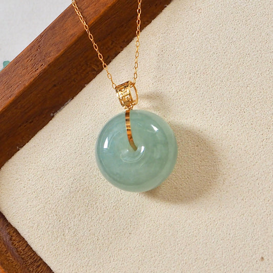 18k Green Jadeite Doughnut Pendant