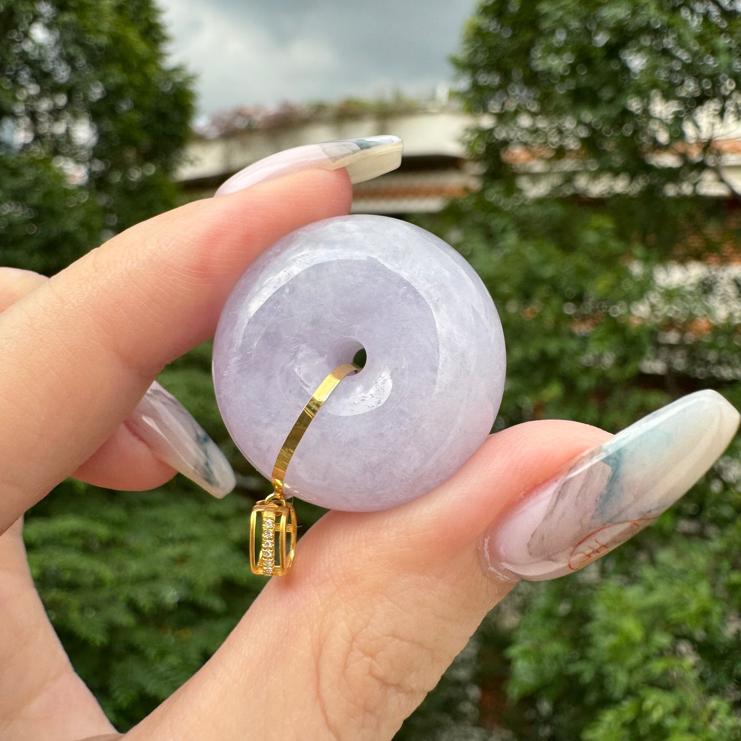 18k Lavender Jadeite Doughnut Pendant
