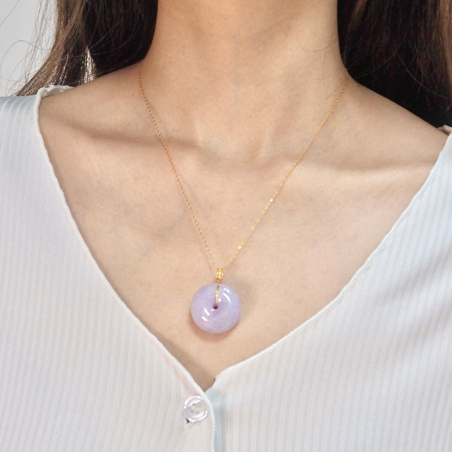 18k Lavender Jadeite Doughnut Pendant