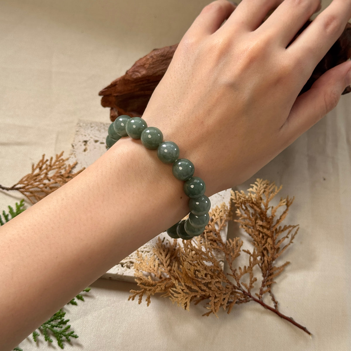 AUTUMN | Sage Green Jadeite Beaded Bracelet
