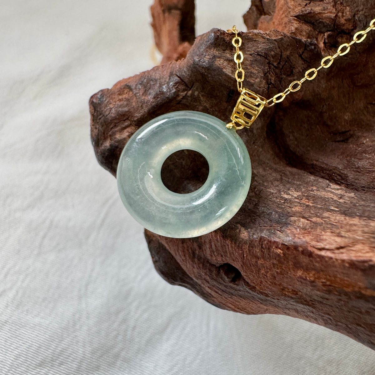 ĀN | 18k Gold Willow Jadeite Doughnut Pendant