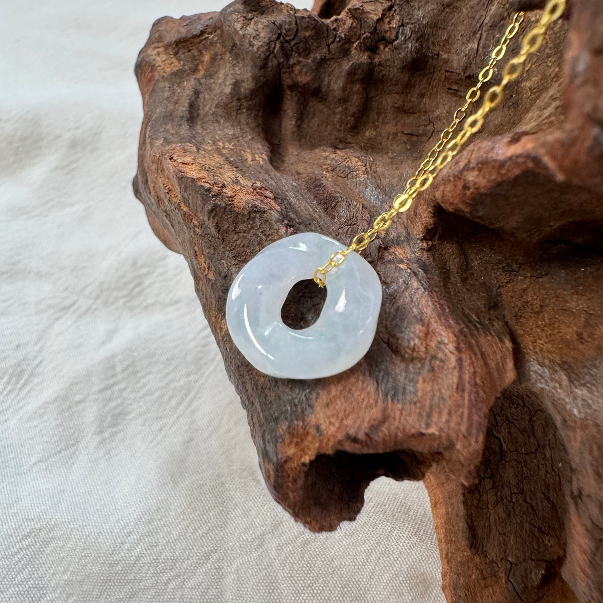 ĀN |  Twisty Jadeite Doughnut Necklace (White)