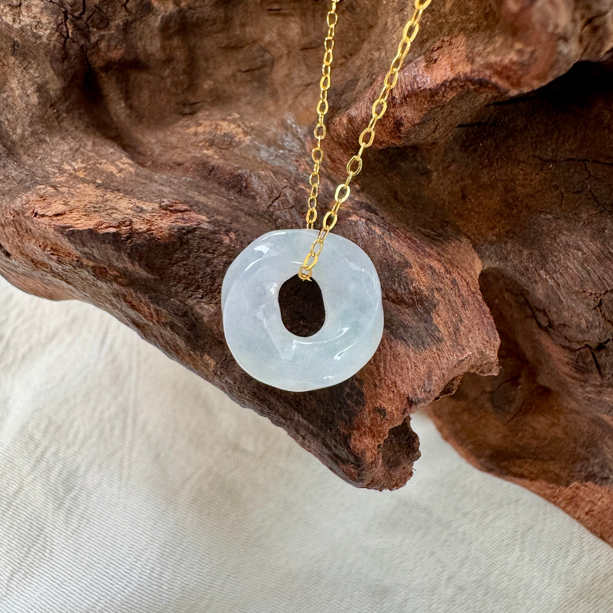 ĀN |  Twisty Jadeite Doughnut Necklace (White)