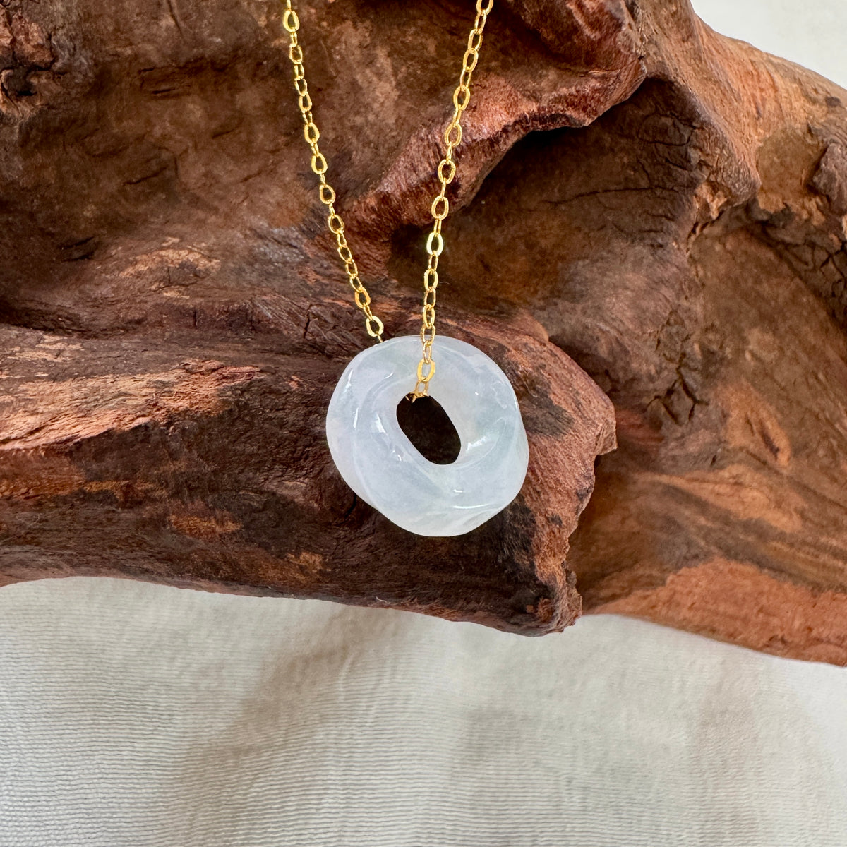 ĀN |  Twisty Jadeite Doughnut Necklace (White)