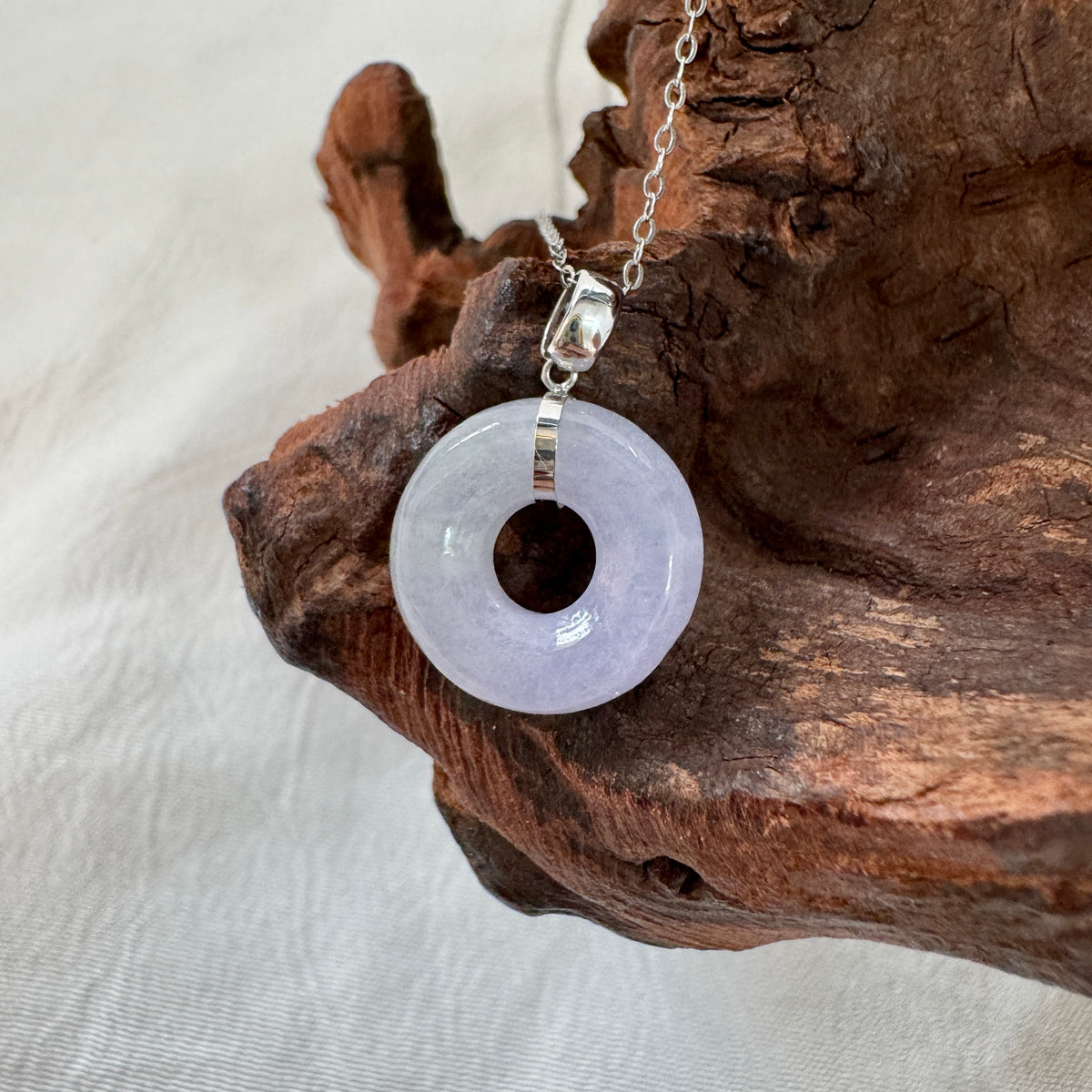 ĀN | 18k Gold Lavender Jadeite Doughnut Pendant