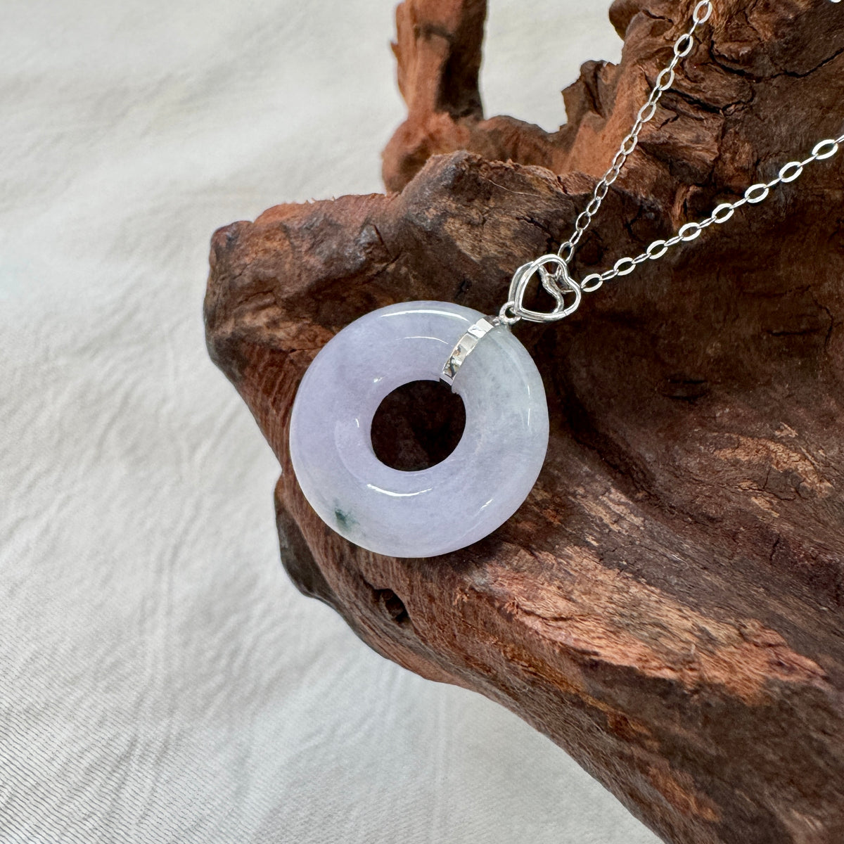 ĀN | 18k Gold Lilac Jadeite Doughnut Pendant