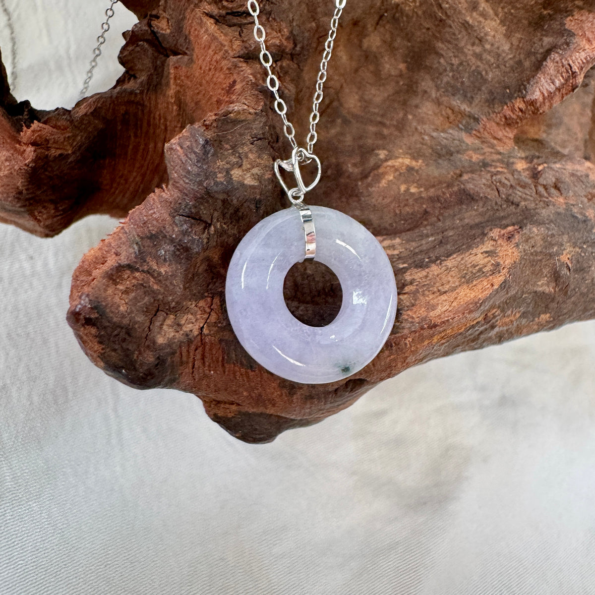 ĀN | 18k Gold Lilac Jadeite Doughnut Pendant