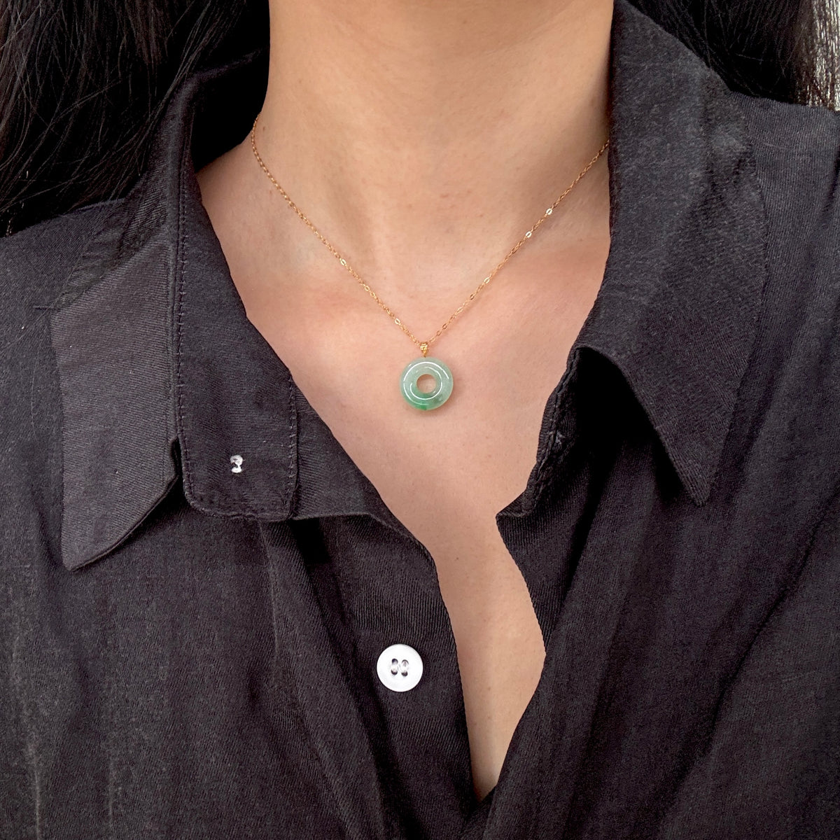 ĀN | 18k Gold Apple Jadeite Doughnut Pendant
