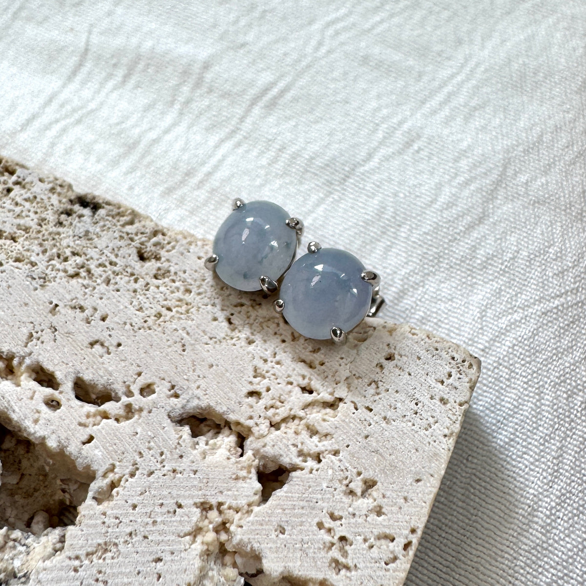 STAPLE | Lavender Minimalist Jadeite Earstuds