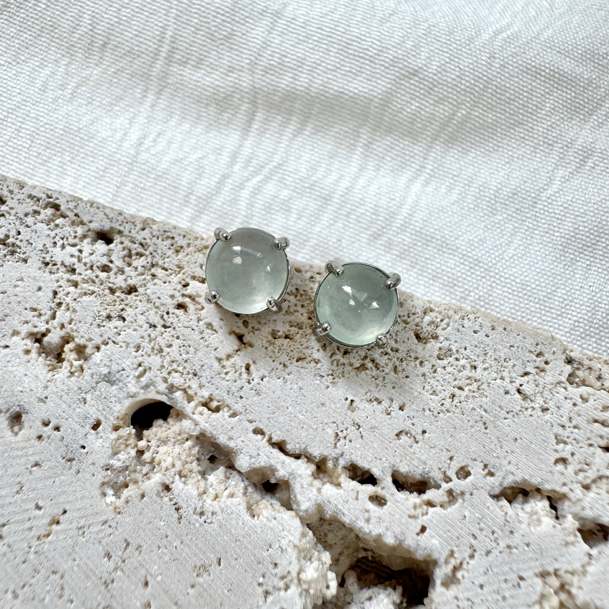 STAPLE | White Minimalist Jadeite Earstuds