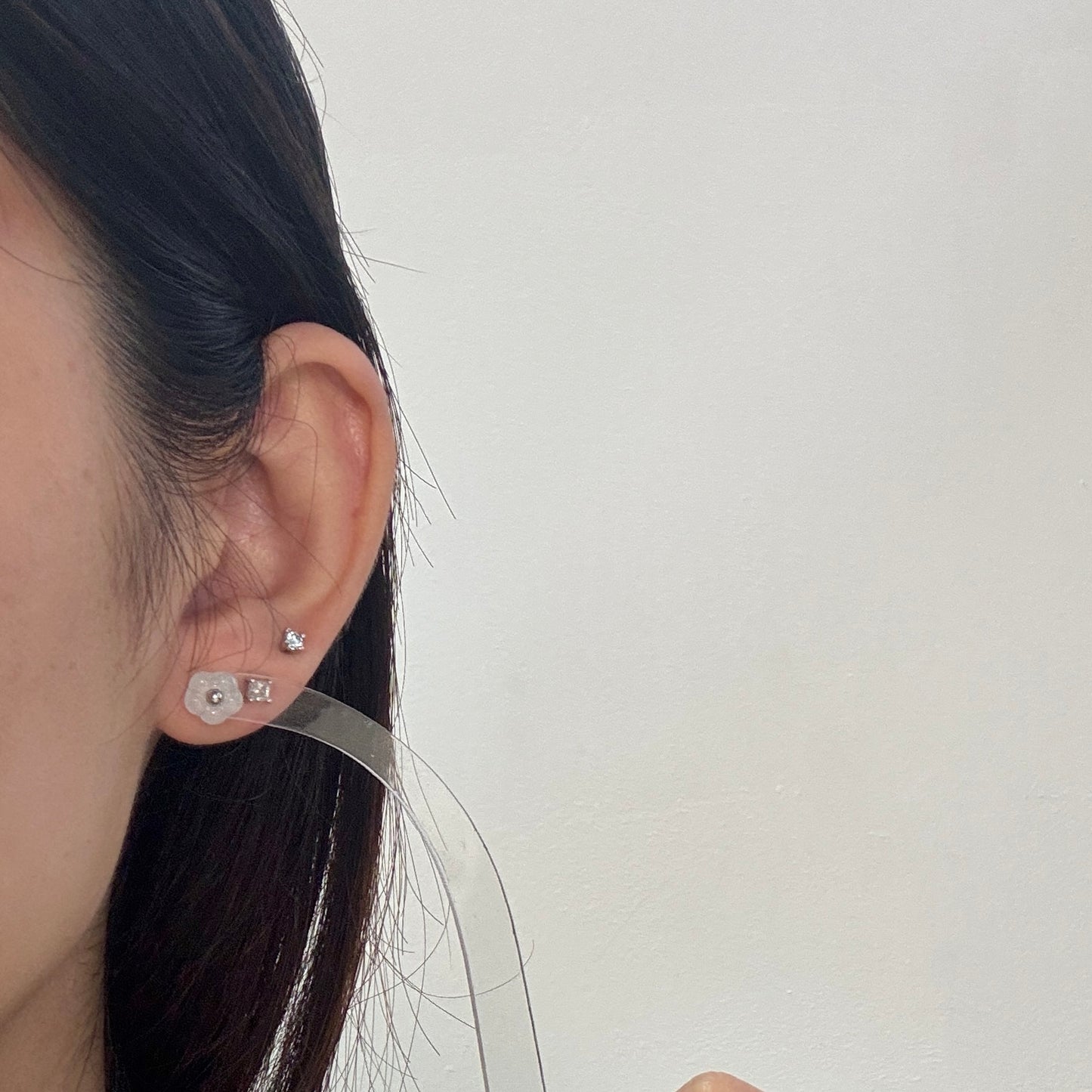 Floret Jadeite Earrings- White/Blue