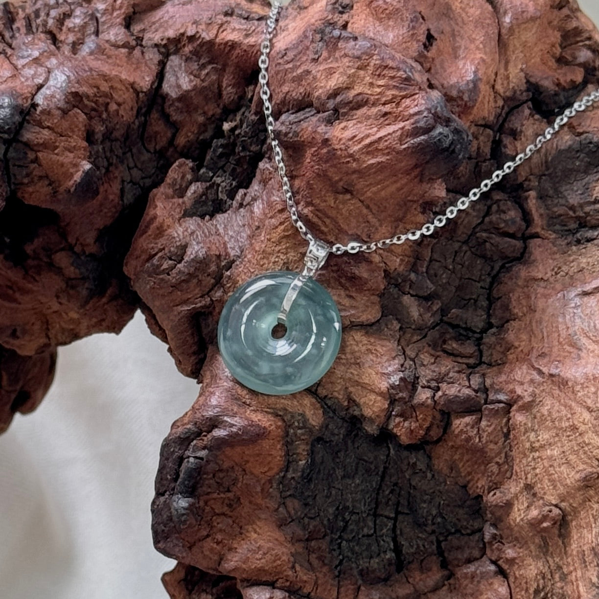 18k Gold Jadeite Doughnut Pendant