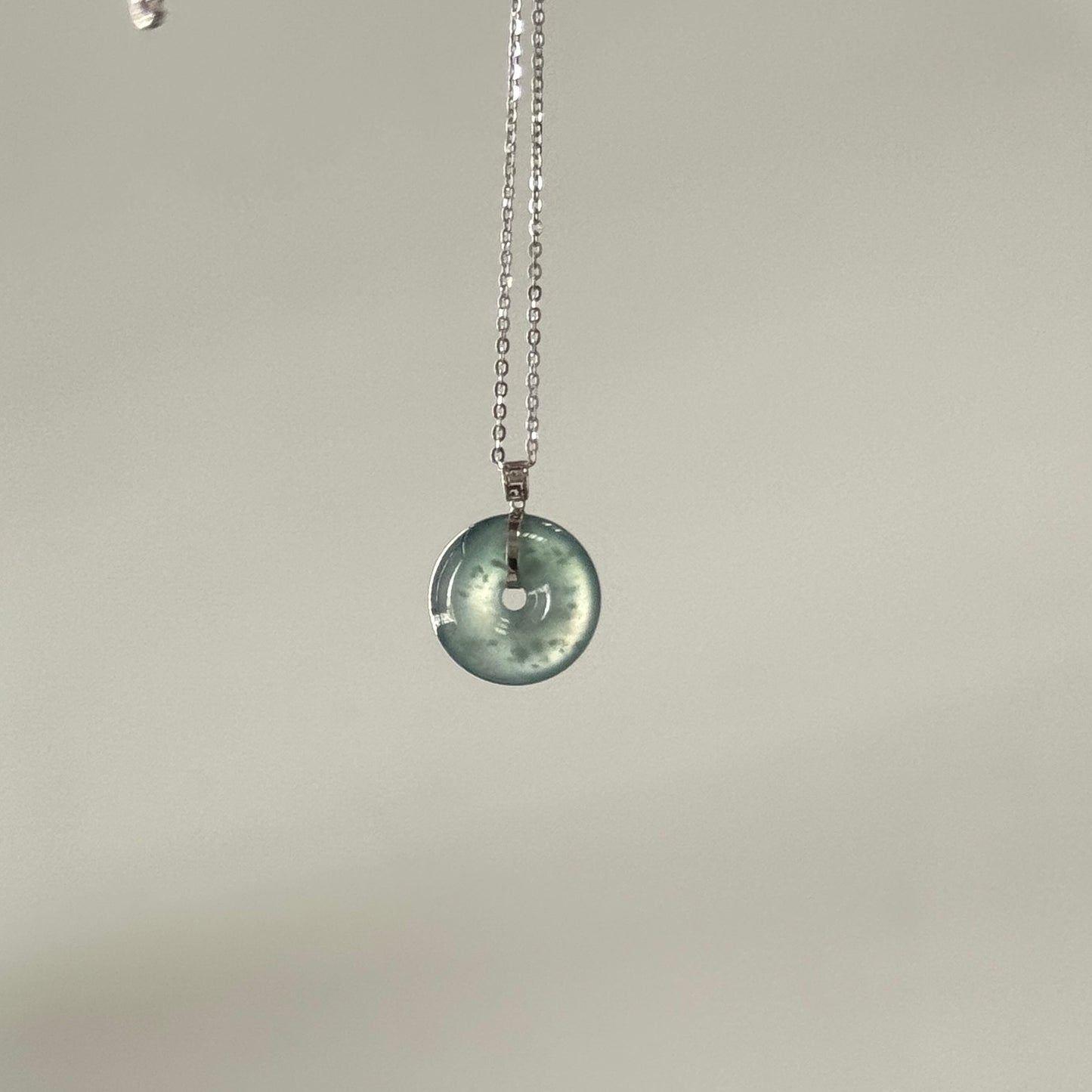 18k Gold Jadeite Doughnut Pendant