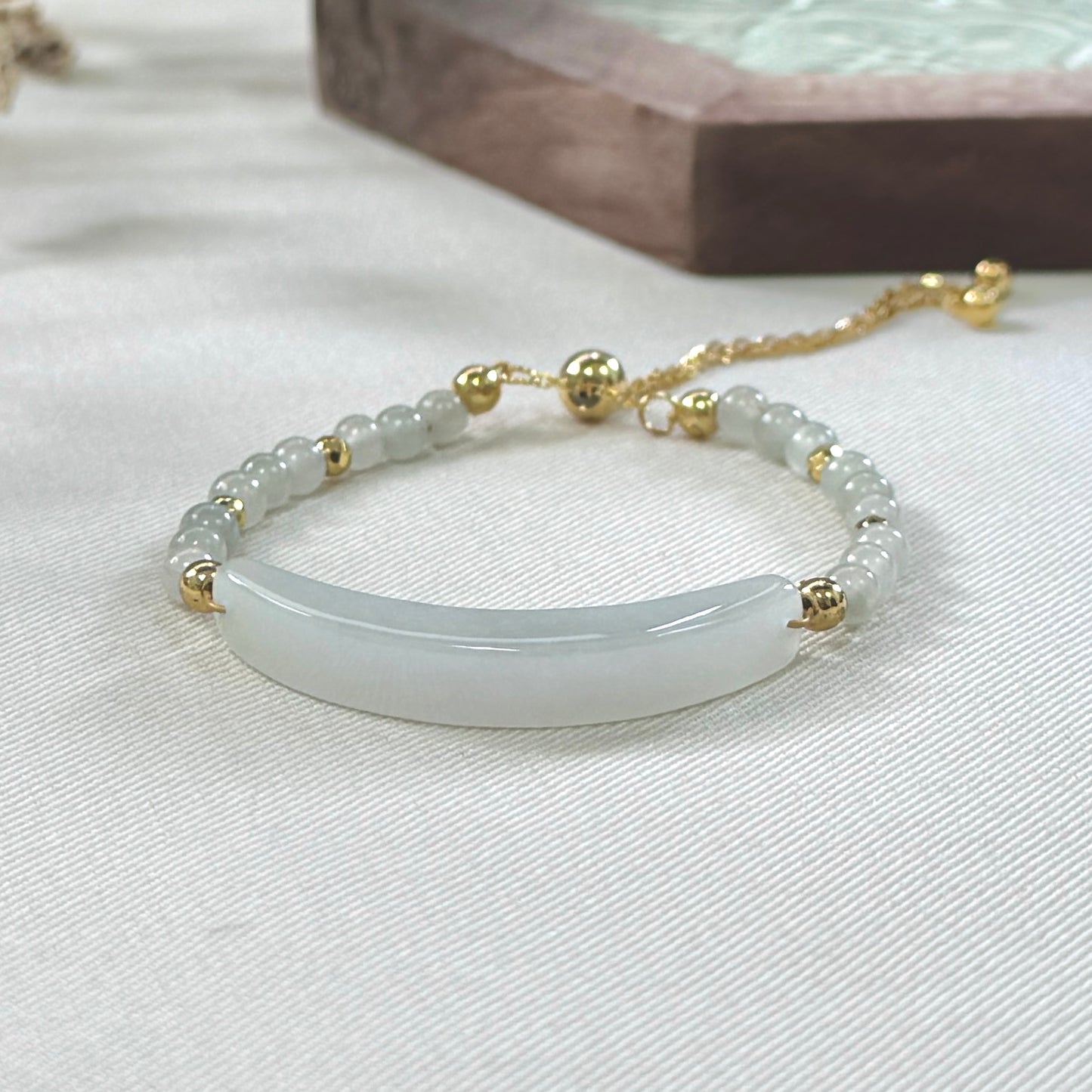 Jadeite Curve Bracelet