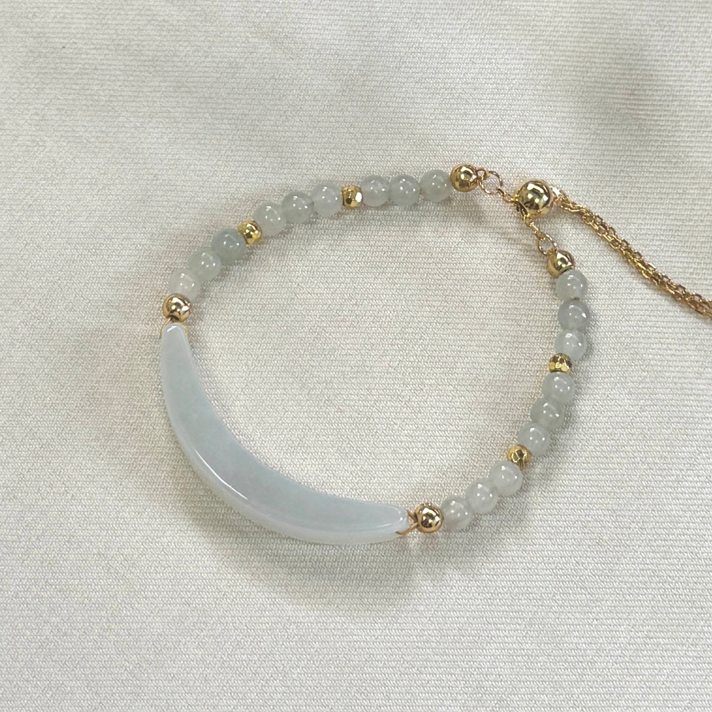 Jadeite Curve Bracelet