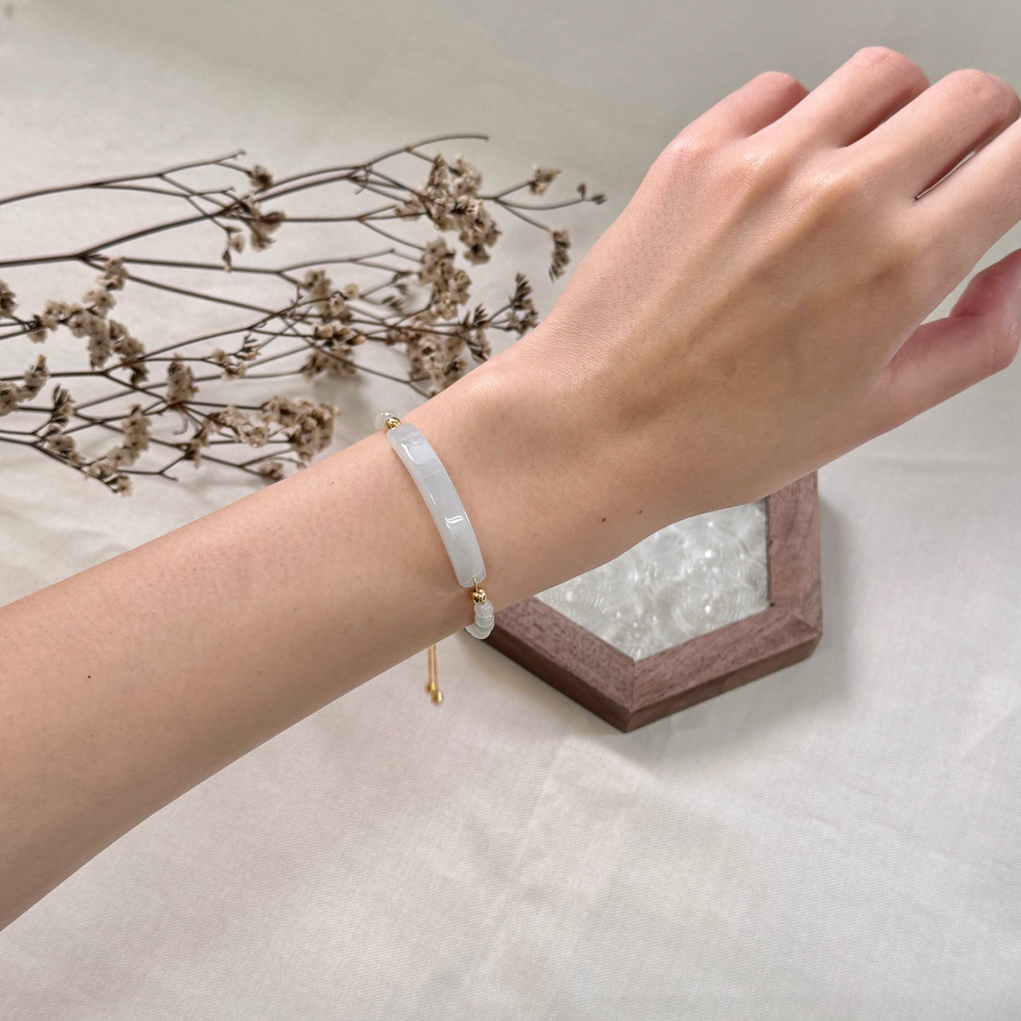 Jadeite Curve Bracelet