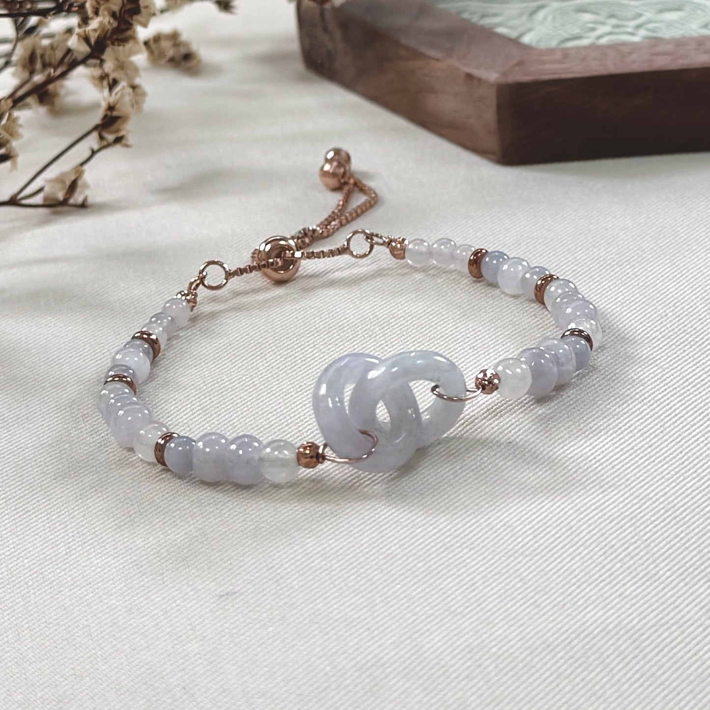 Interlocked Jadeite Beaded Bracelet