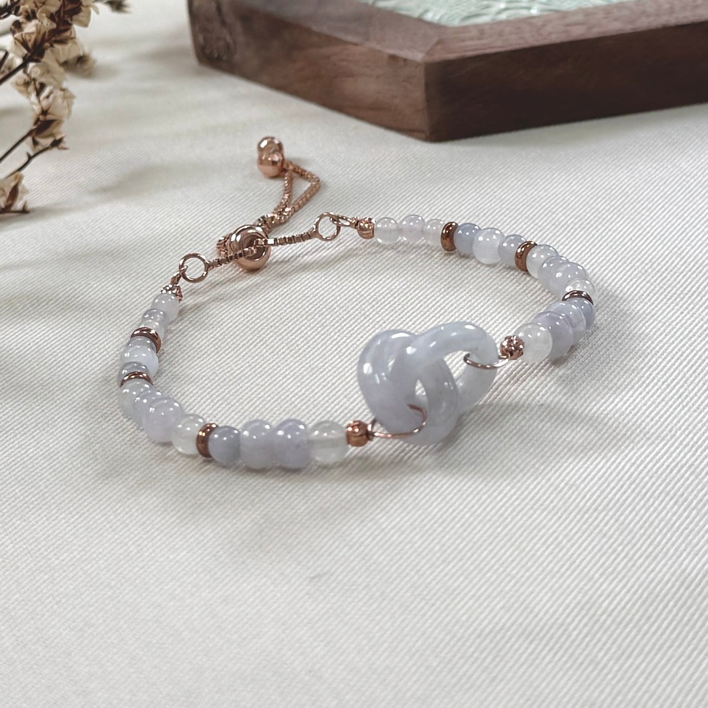 Interlocked Jadeite Beaded Bracelet