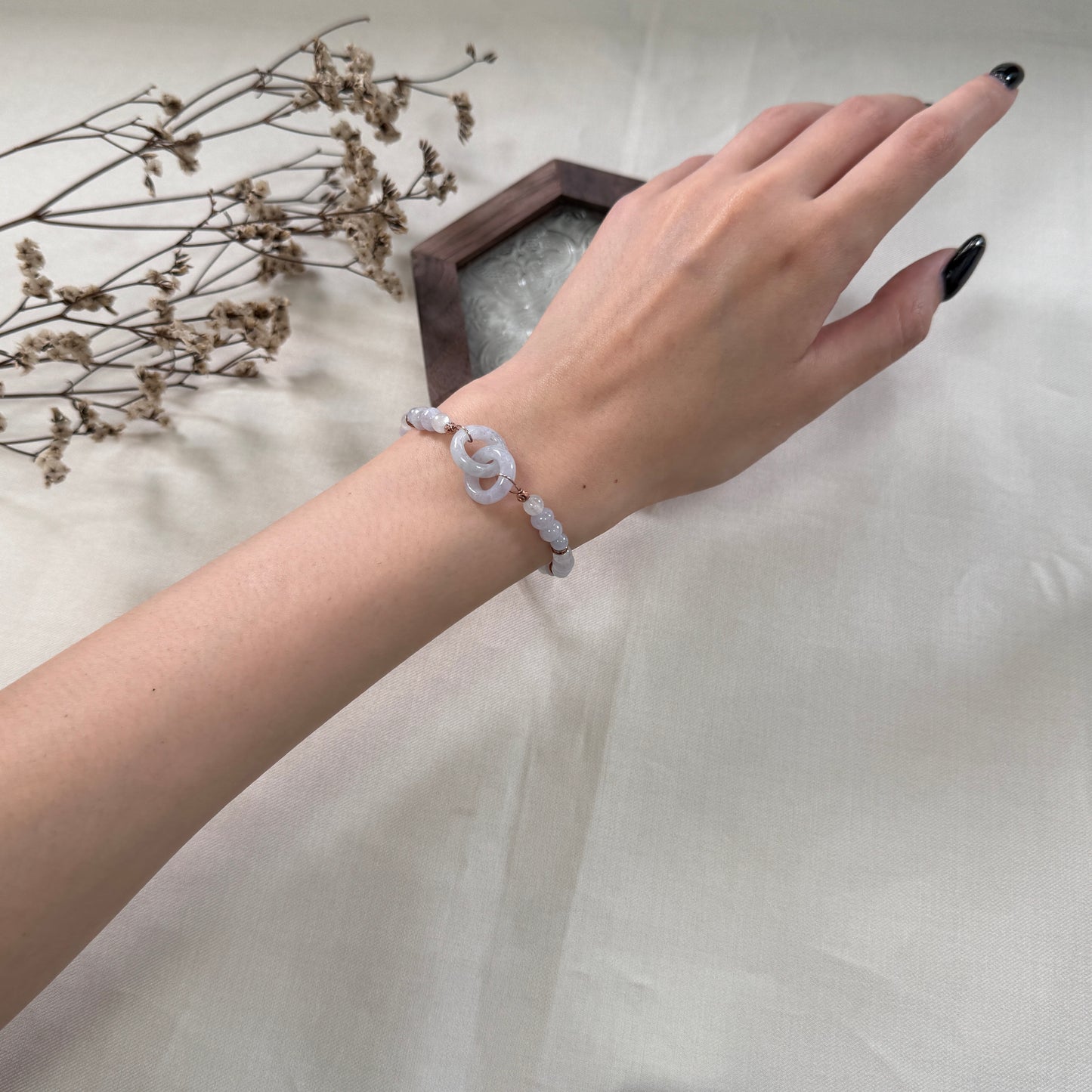 Interlocked Jadeite Beaded Bracelet