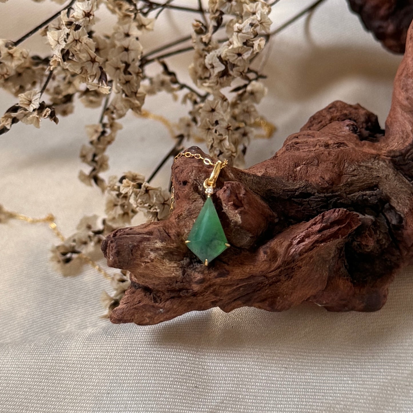 18k Horizon Jadeite Pendant