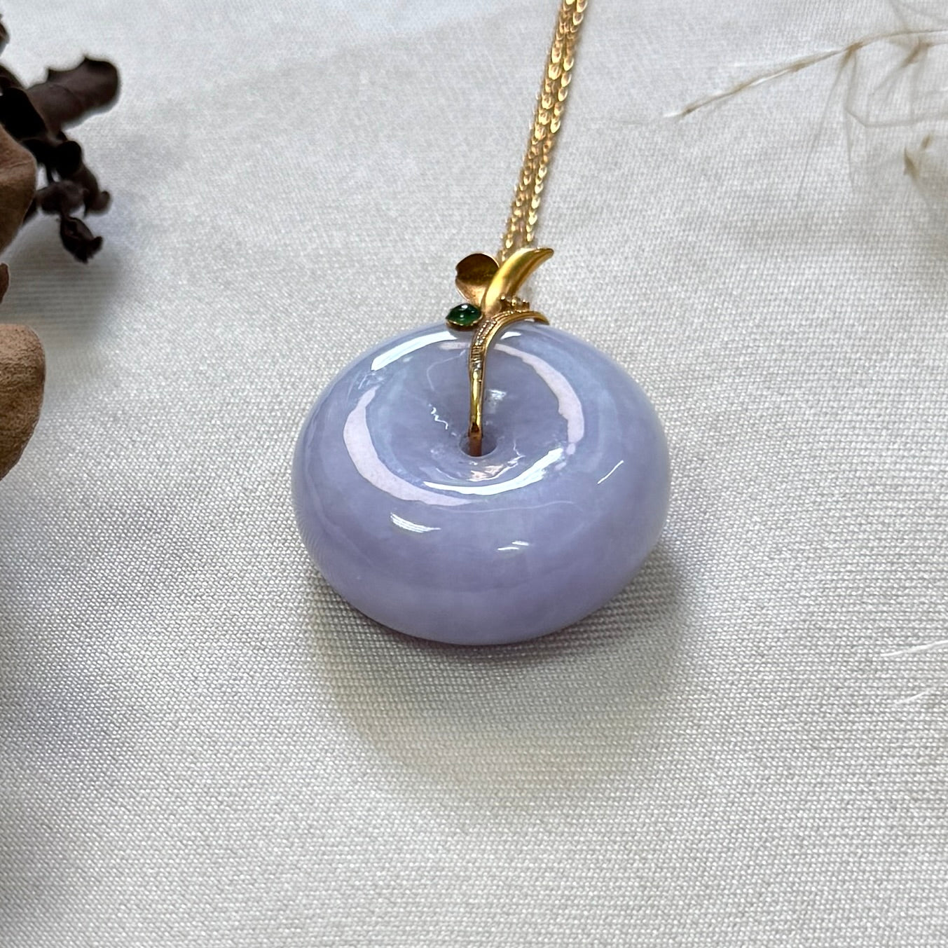 18k Gold Lavender Jadeite Peace Pendant