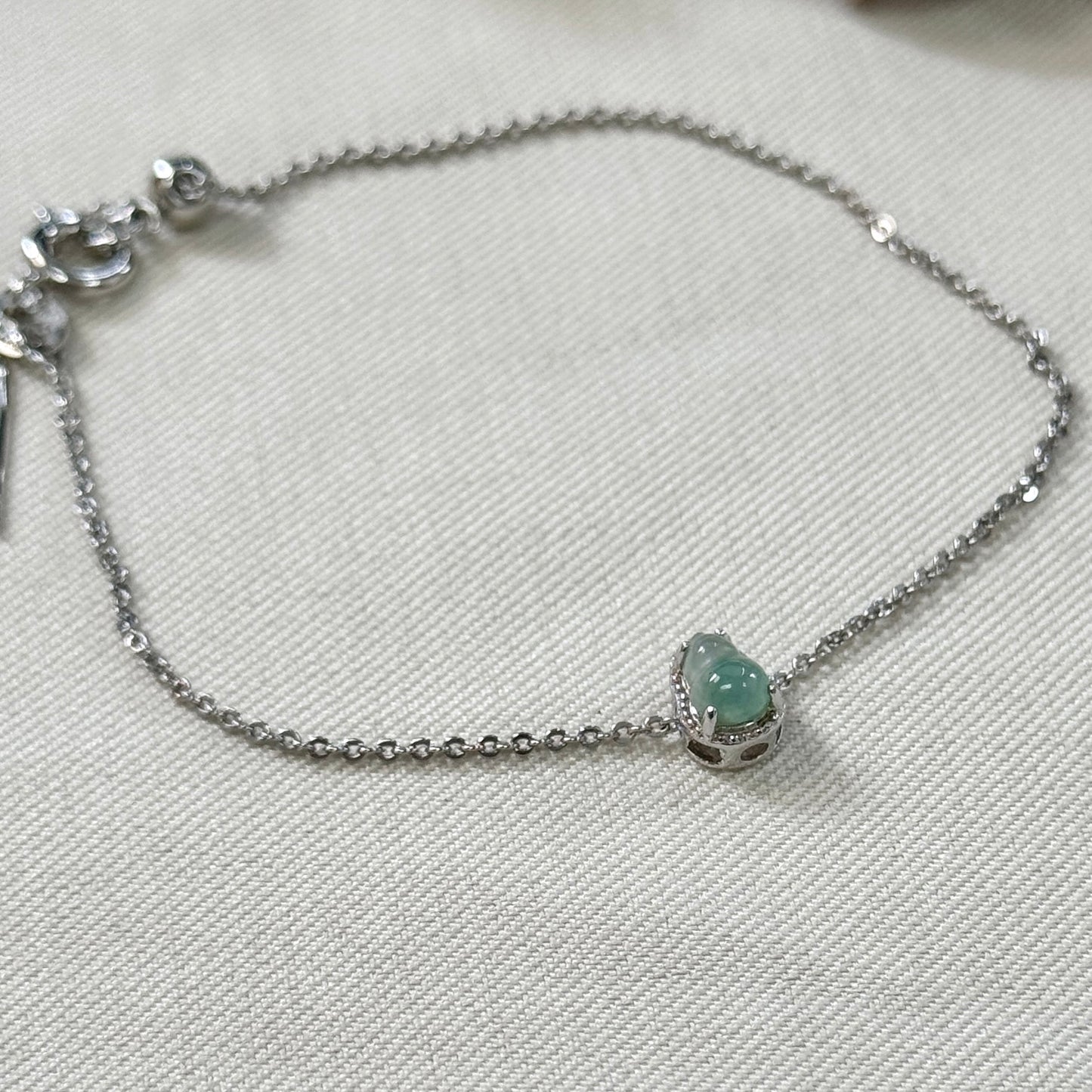 Hulu Jadeite Bracelet