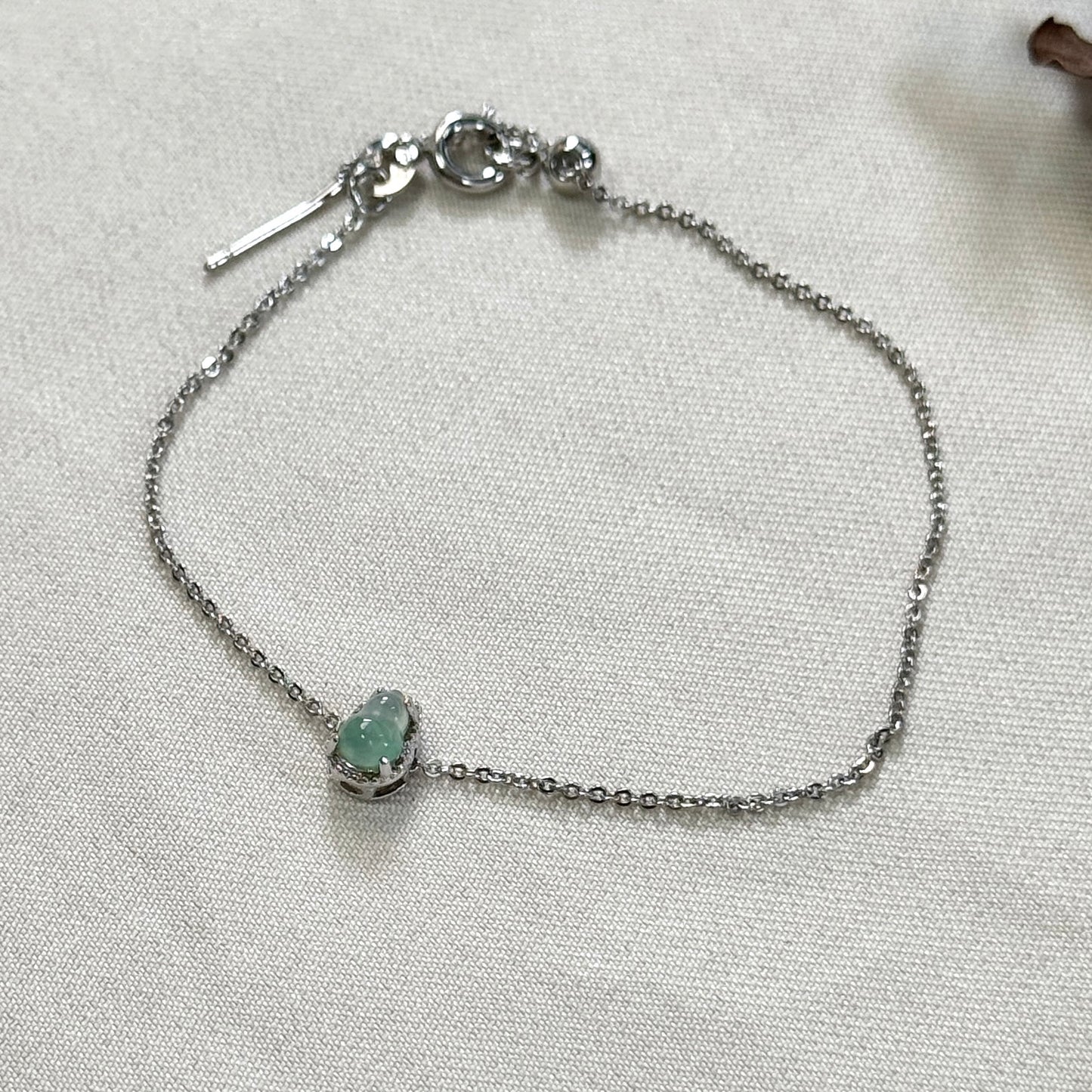 Hulu Jadeite Bracelet