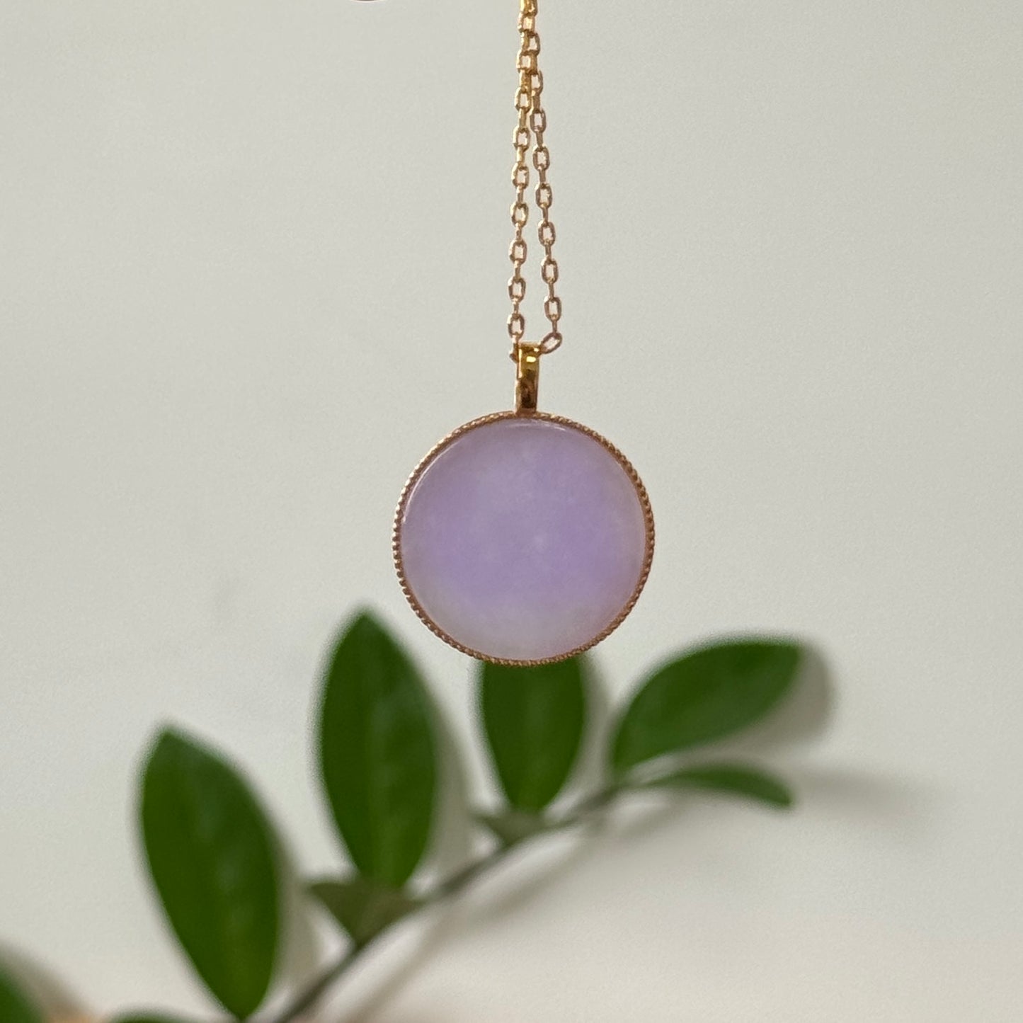 18k Gold Lilac Jadeite Pendant
