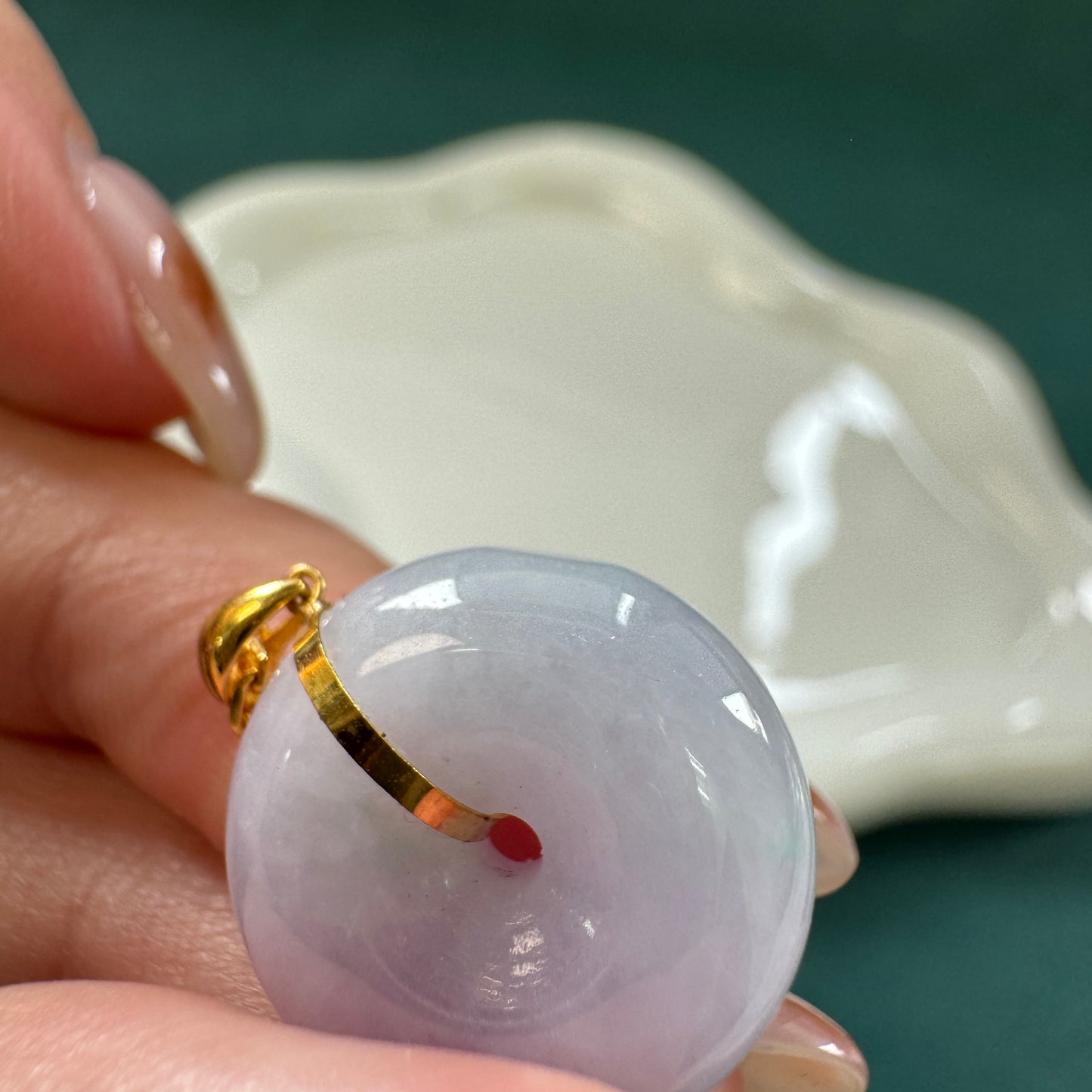 18k Gold Lavender Jadeite Doughnut Pendant