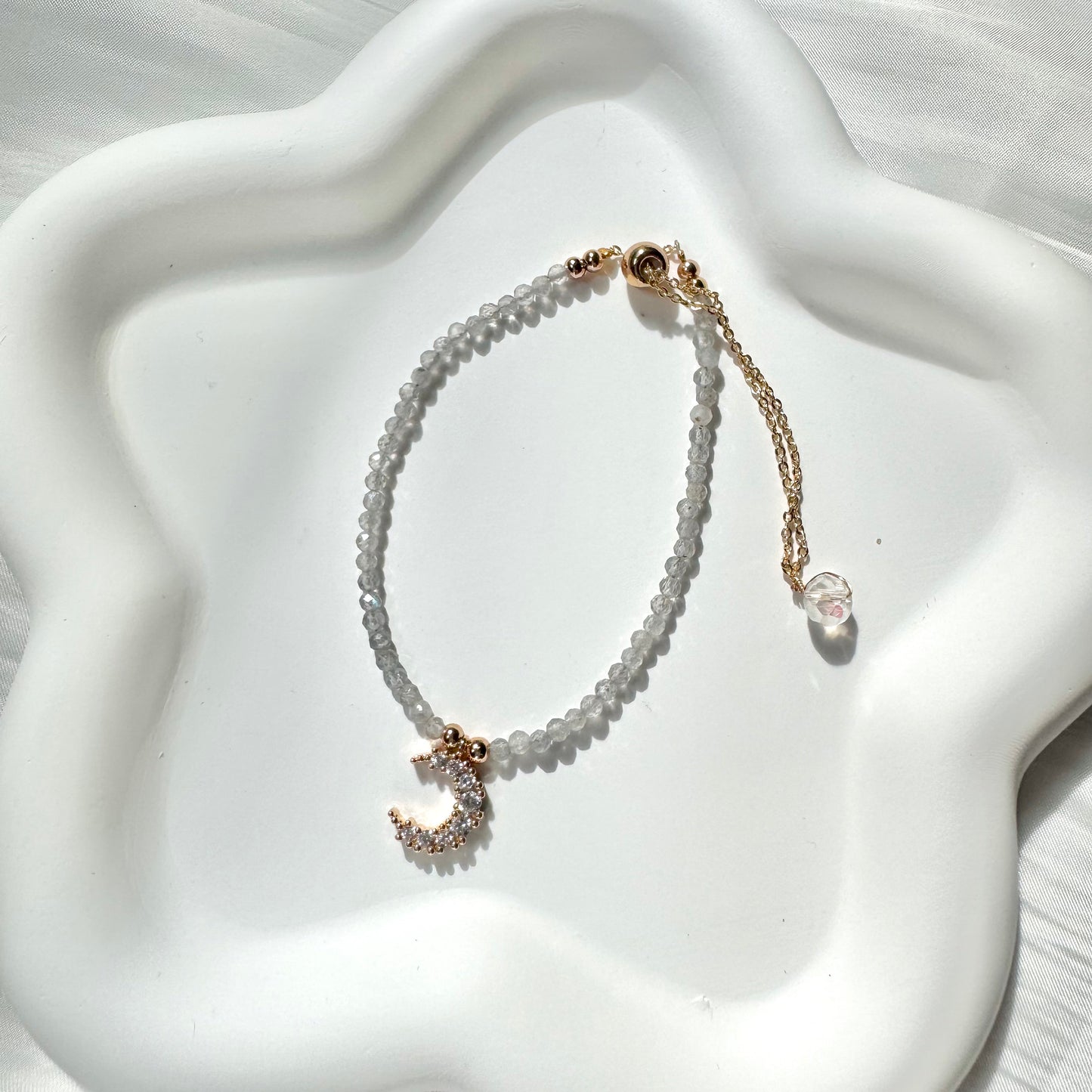 DAINTY CRYSTAL BRACELETS