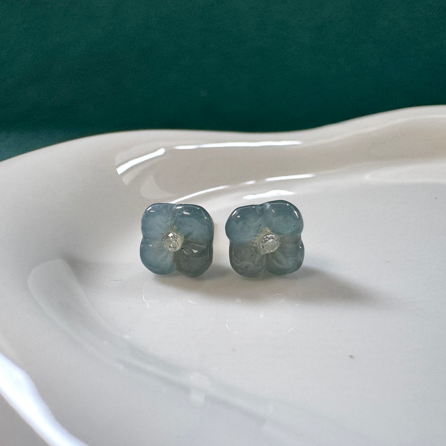 Bloom I Jadeite Earstuds