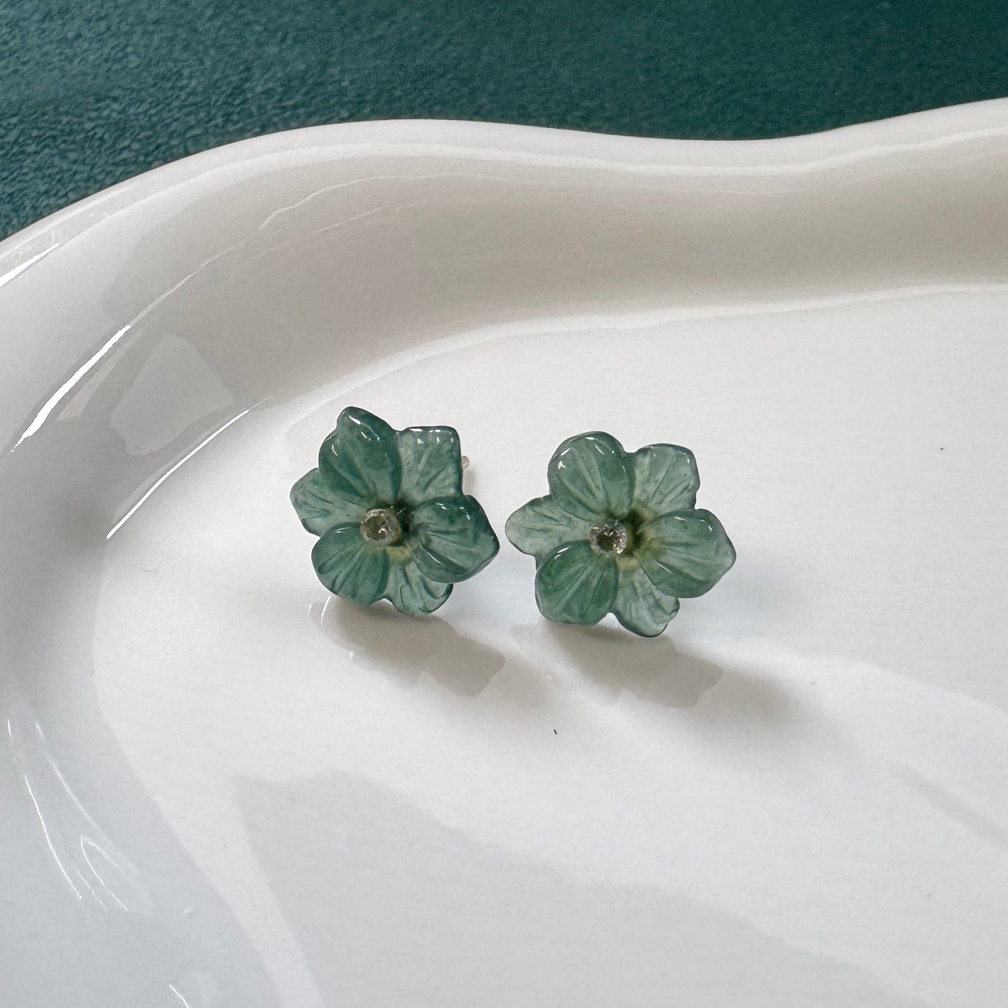 Bloom II Jadeite Earstuds