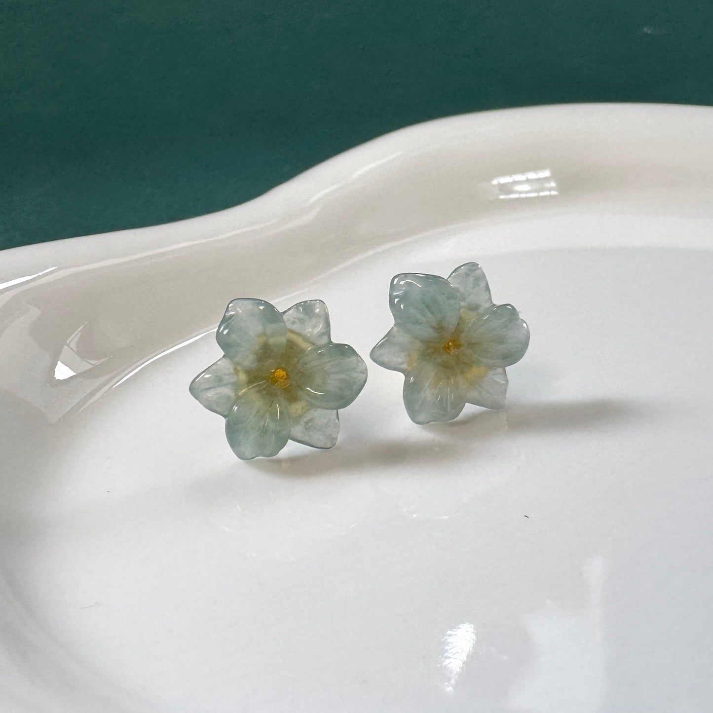 Bloom III Jadeite Earstuds